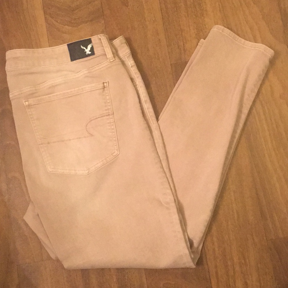 NWOT light pink AE jeans